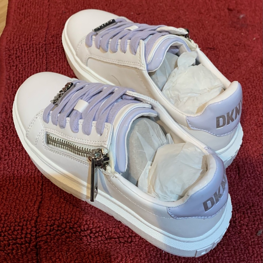 DKNY SNEAKERS